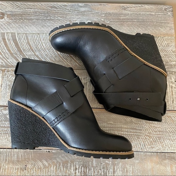 See by Chloè Wedge Strappy Ankle Round Toe Lug Bottom Booties (Size:40) - Picture 2 of 12